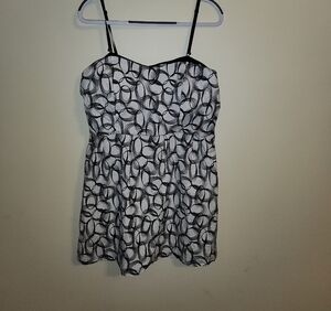 Dots Black and White Geometric Design